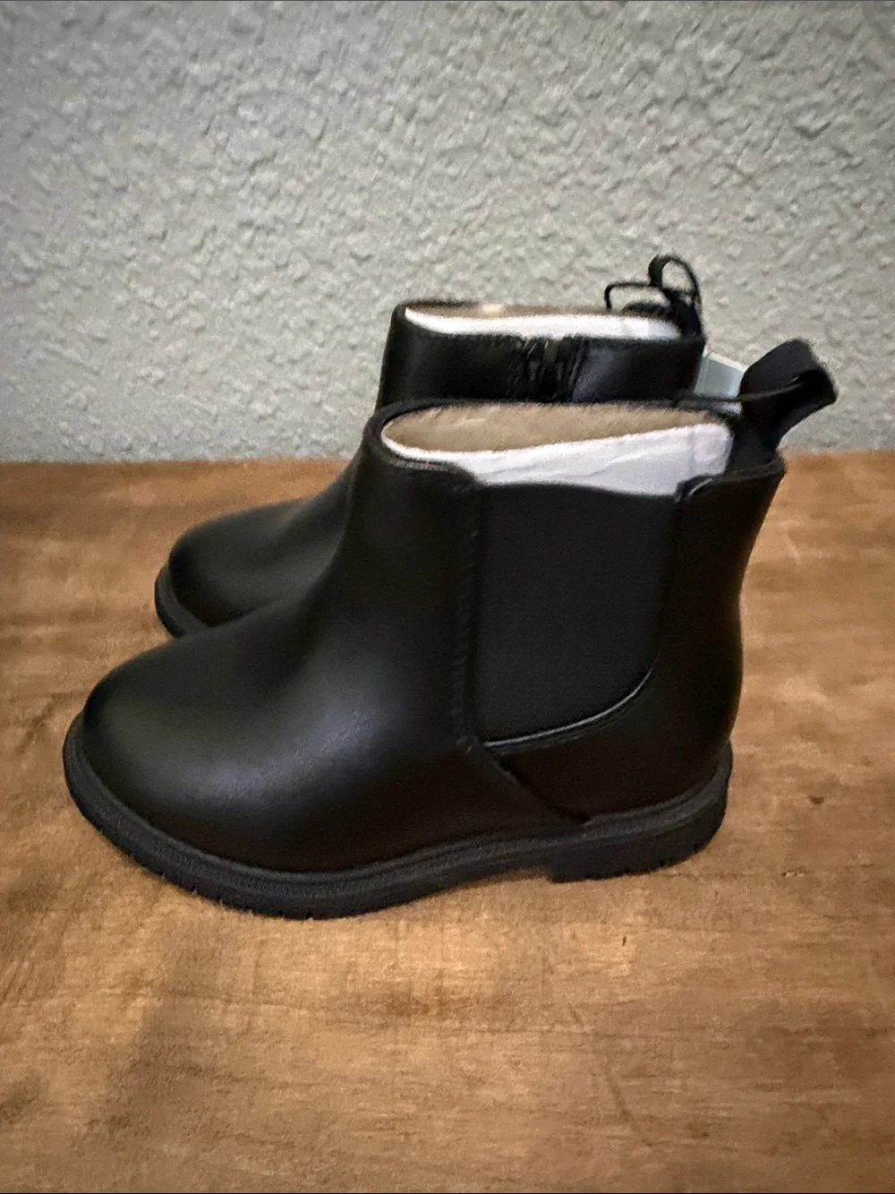 Cat & Jack Kids Black Chelsea Boots size 7